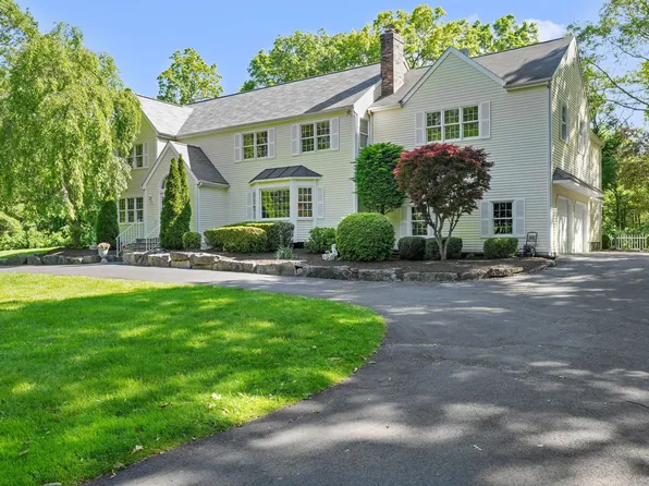 22 Fox Run, Wilton, CT 06897