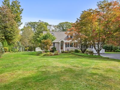 8 Karen Drive, New Fairfield, CT, 06812