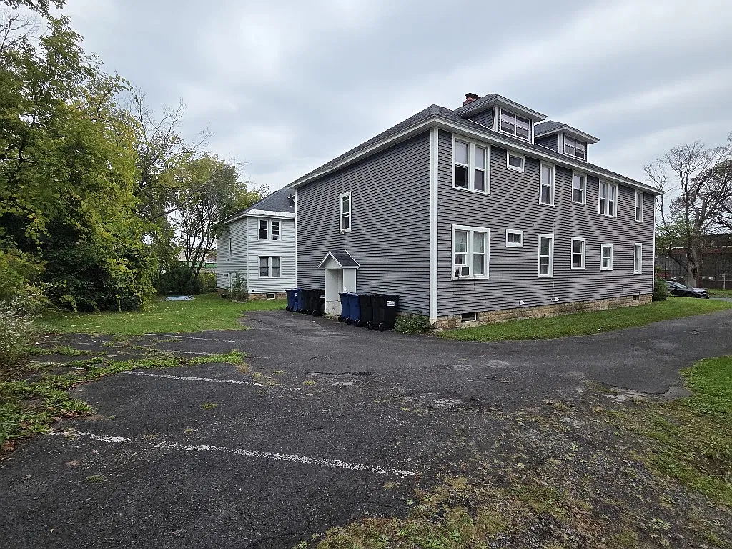 2 bed, 800 sqft, $1,175 — Photo 3