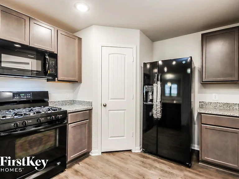25597 Roy Rogers Rd — Photo 4