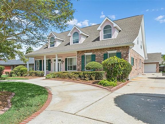 2nd image of 66 Chateau Rothchild Dr