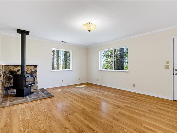 3rd image of 12175 Thunder Rd