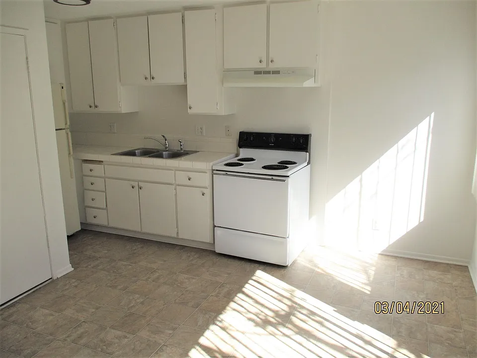 270 W Alamar Ave #11