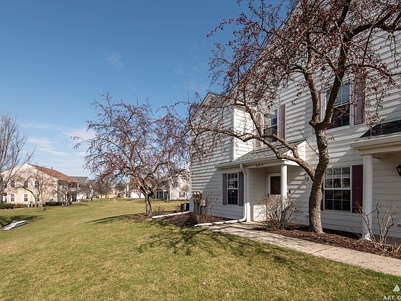 2nd image of 612 W Streamwood Blvd #A