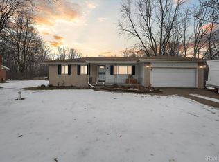 4114 W Carpenter Rd, Flint, MI 48504