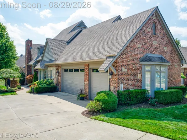 10844 Sparkling Waters Ct, South Lyon, MI 48178