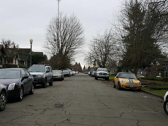 4th image of 920 S Cushman Ave