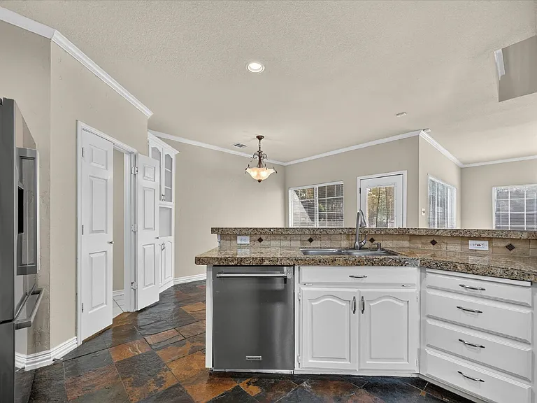400 Breakers Point Ct — Photo 13