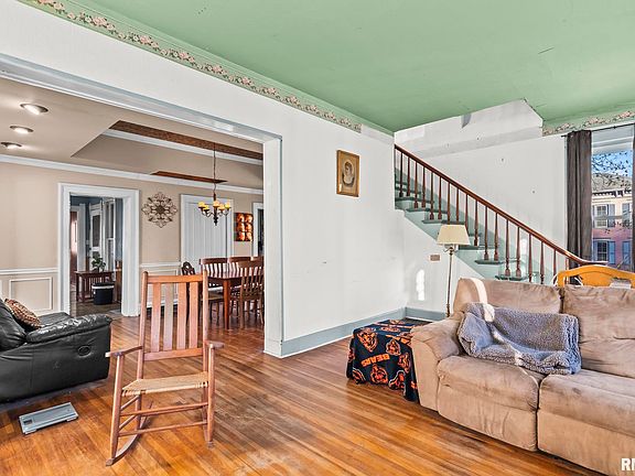 5th image of 203 W Sheridan Rd