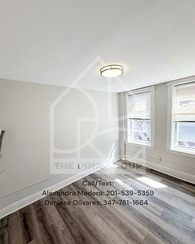 Monroe Pl Photo 1
