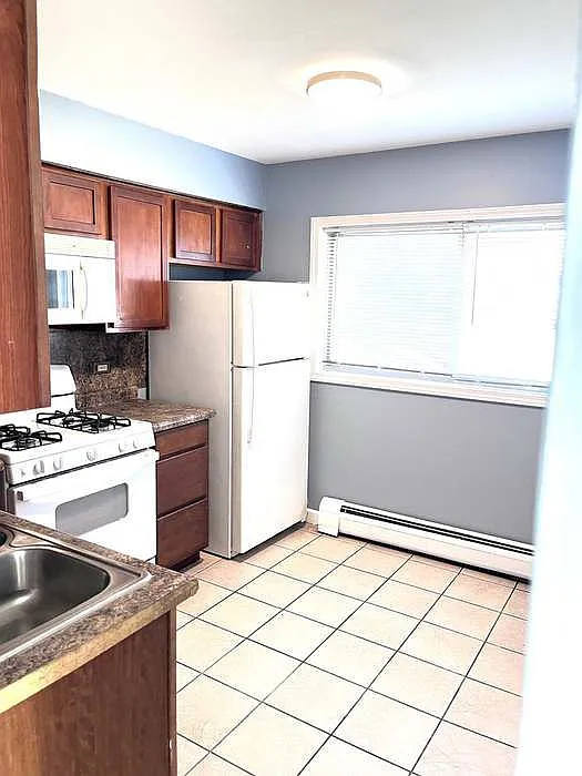 2 bed, 1000 sqft, $2,000 — Photo 2