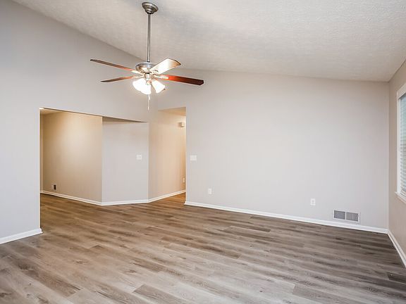3rd image of 1250 Grayland Hills Dr