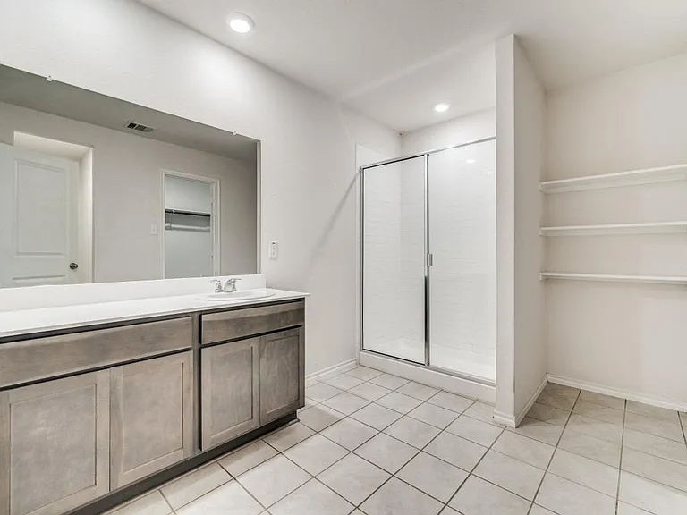 1008 Silver Maple Ln — Photo 9