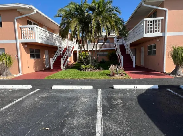 610 Jefferson Ave APT 9, Cape Canaveral, FL 32920