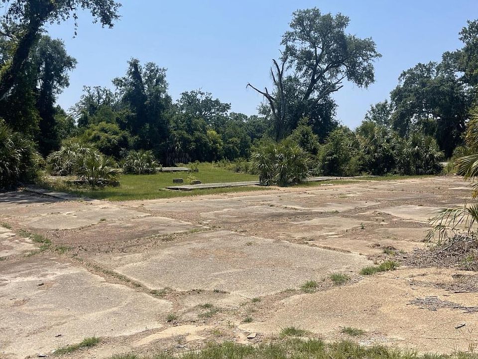 1st image of 210 Texas Ave