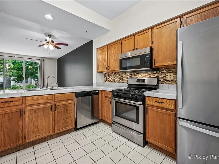 1462 Division Ct — Photo 11