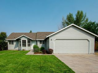 2033 SW 28th Ct, Redmond, OR 97756