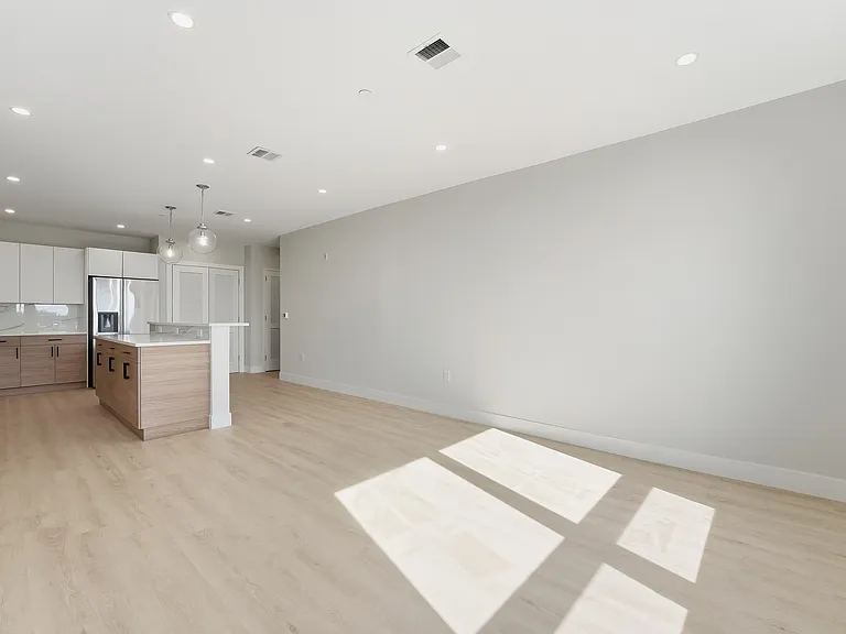 Skylar Lofts JC — Photo 34