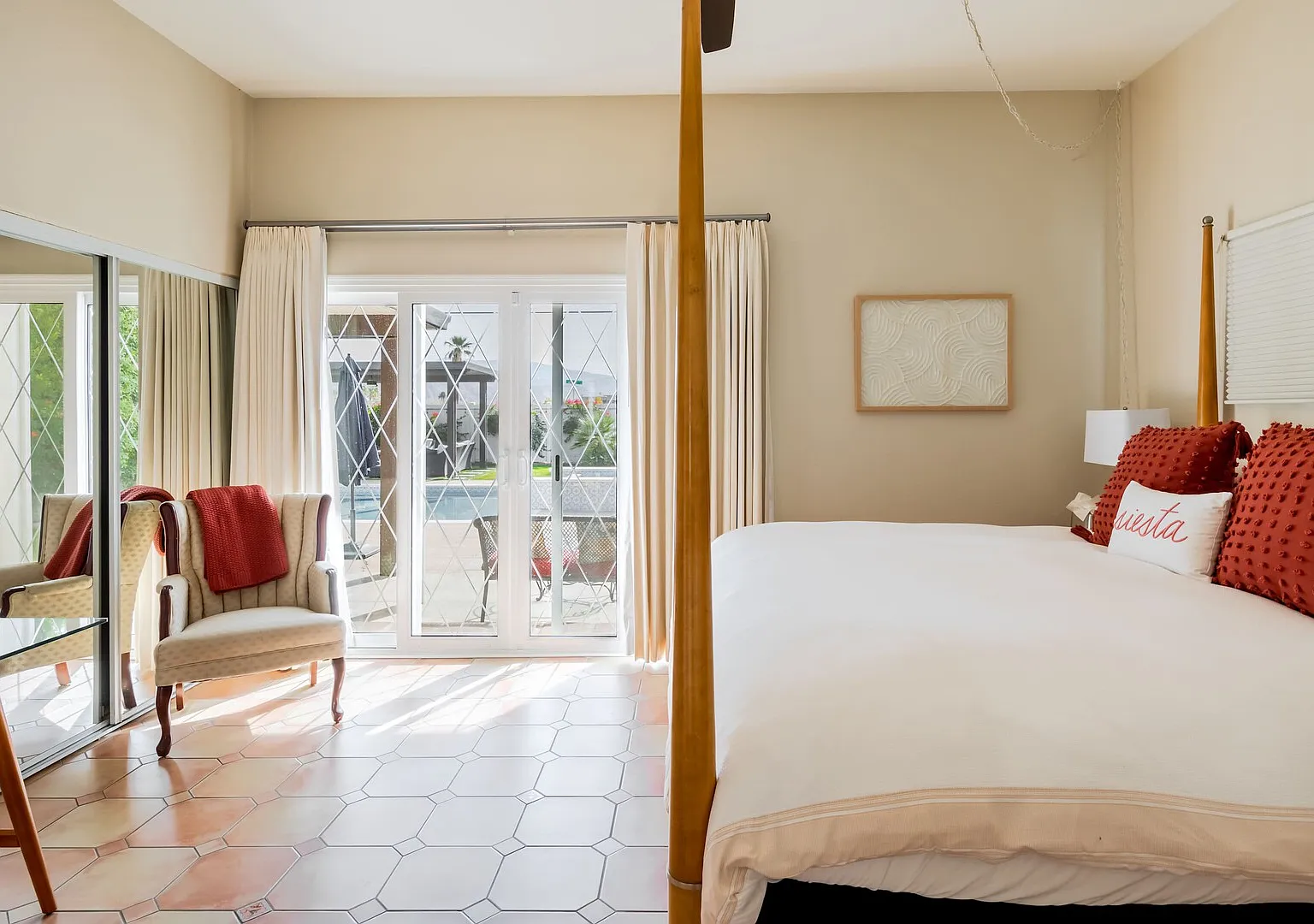4BR Palm Springs Pool Villa w Casita & Spa — Photo 4