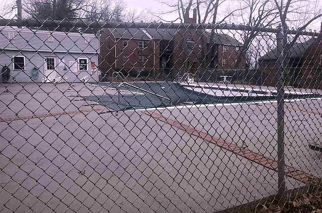 swimming pool