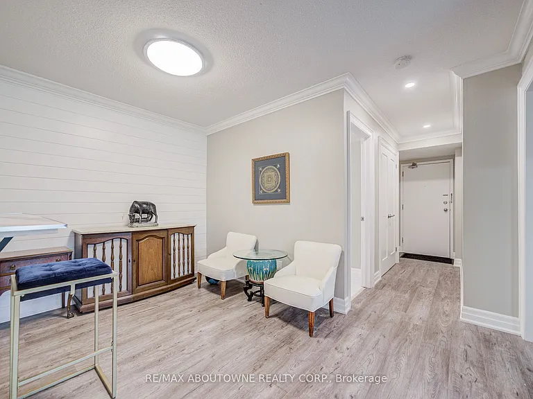 1450 Glen Abbey Gate #214 — Photo 11