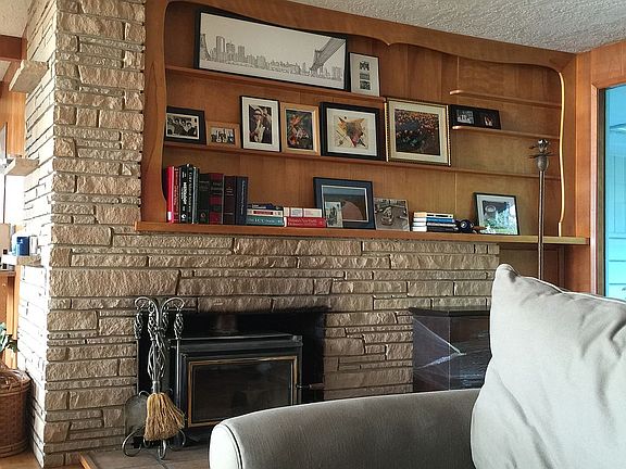 4th image of 310 NE Oyster Point Dr