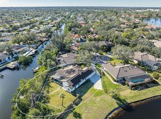 1060 Water Oak Ct NE, Saint Petersburg, FL 33703