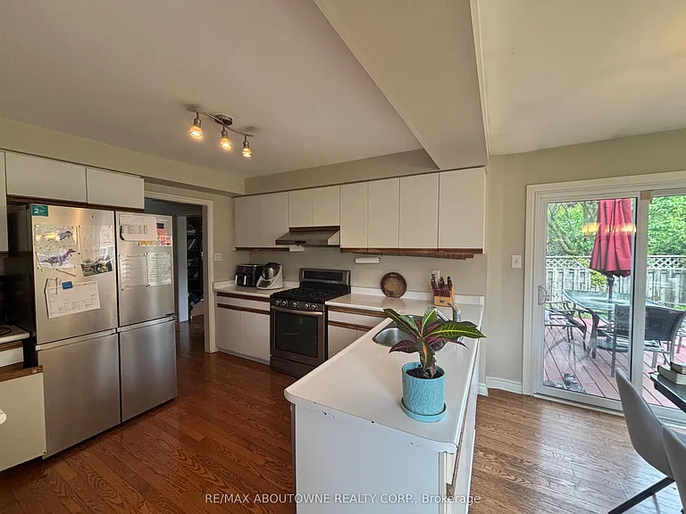 1284 Creekside Dr #MAIN — Photo 5