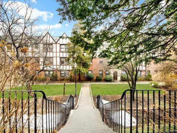 7 Greenridge Avenue #B8, White Plains, NY 10601