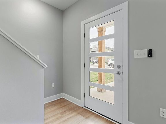 4th image of 3040 Fulton St