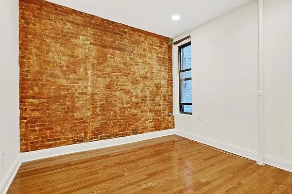 Rented by Creed Realty Group | media 11