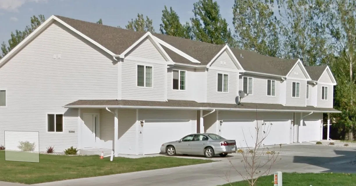 Bishops Blvd Townhomes — Photo 3