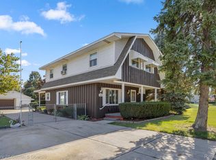 13283 Drake St, Southgate, MI 48195