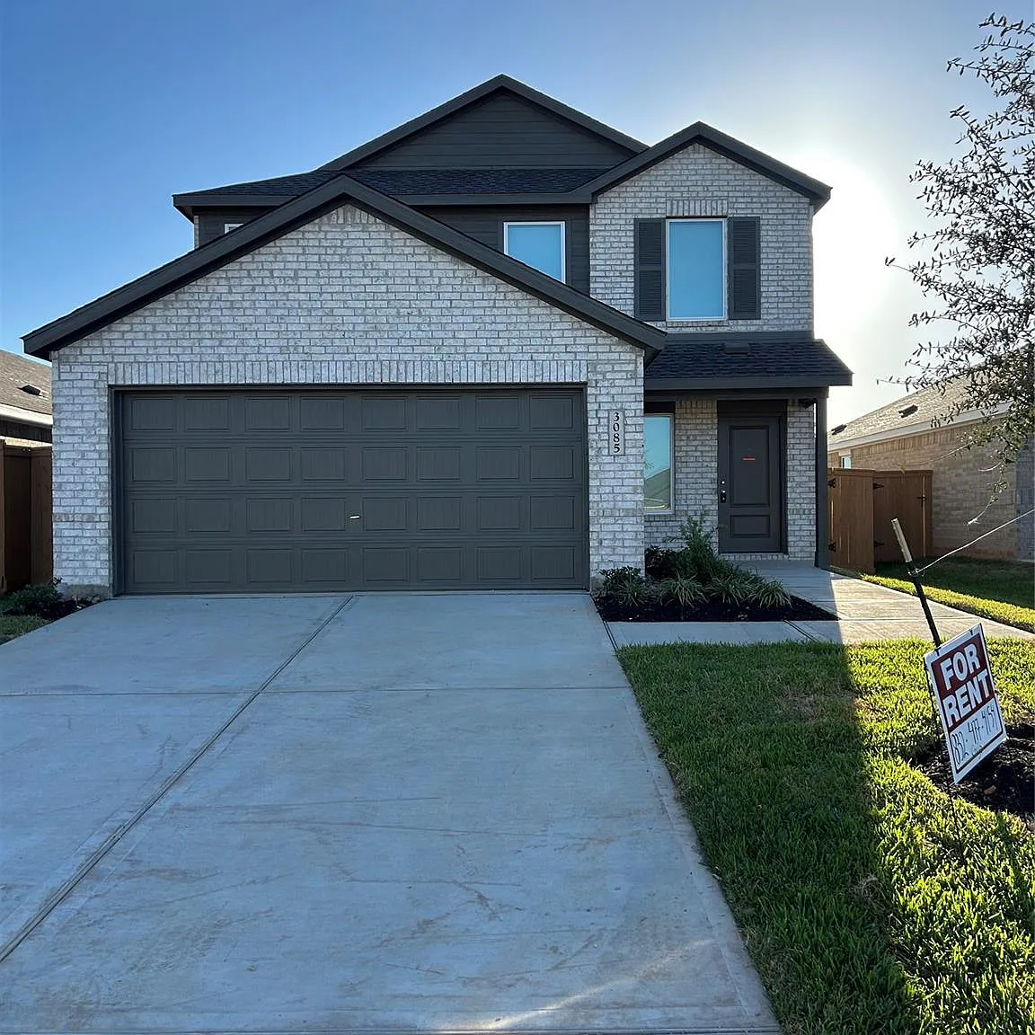 4 bed, 2.5 bath, 2050 sqft, $2,100 — Photo 1