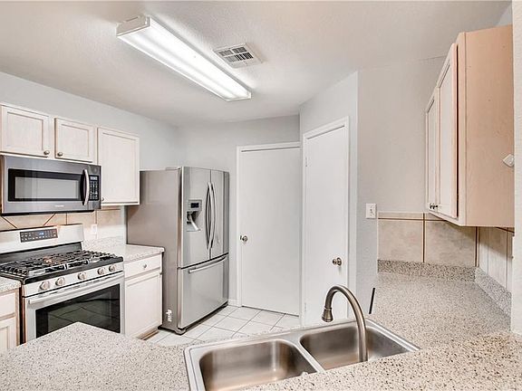 5th image of 1716 Mimosa Ln