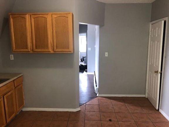2nd image of 21 Seymour Ave Fl 3