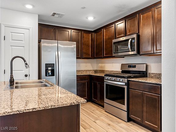 2nd image of 4543 Pencester St