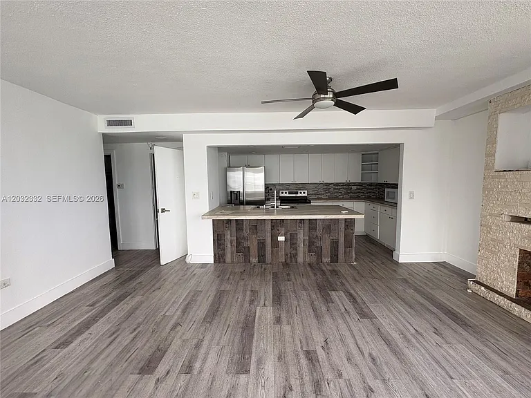 7545 E Treasure Dr #9H — Photo 23