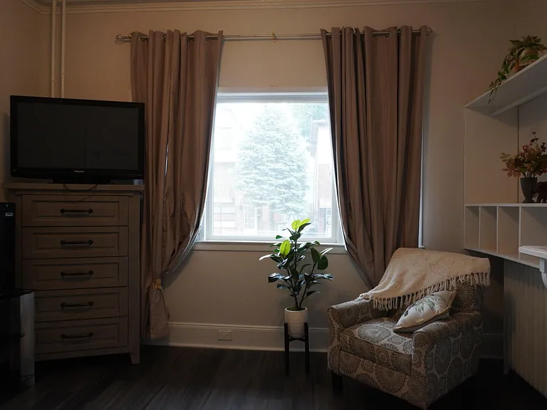 193 Webster Ave — Photo 3