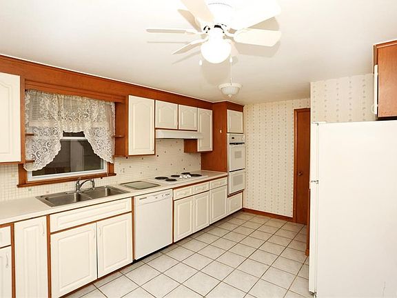 4th image of 1254 E Laray Dr