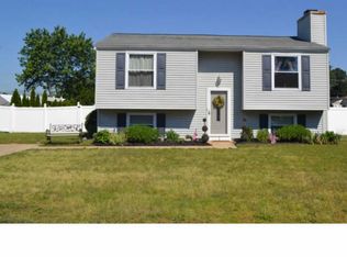 1 Briar Creek Rd, Sicklerville, NJ 08081