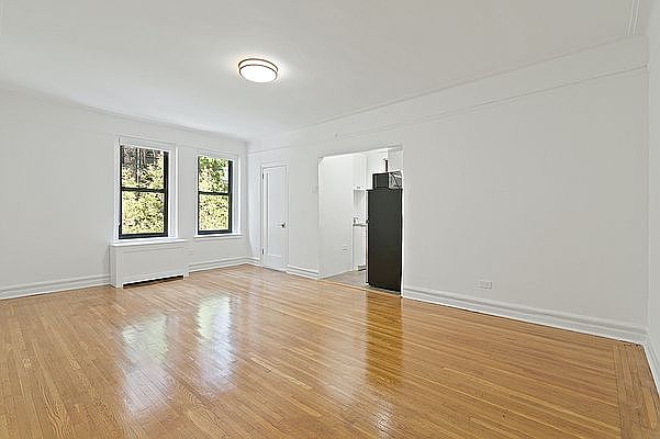 1st image of 225 W 23rd St APT 3N