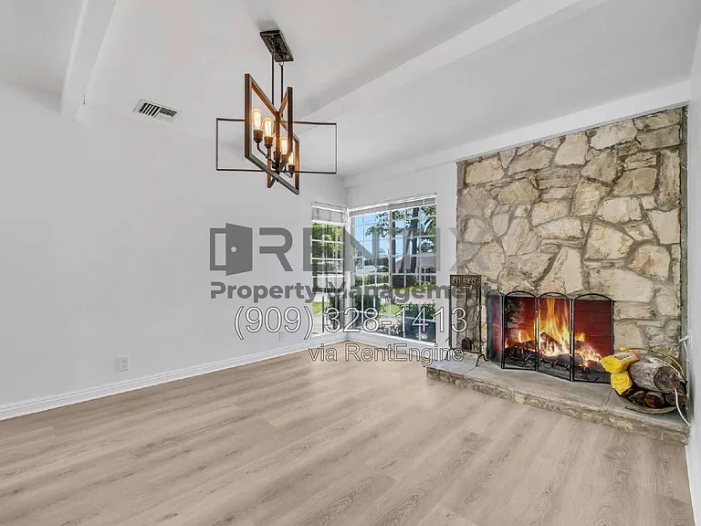 1920 Oakwood Ave — Photo 7