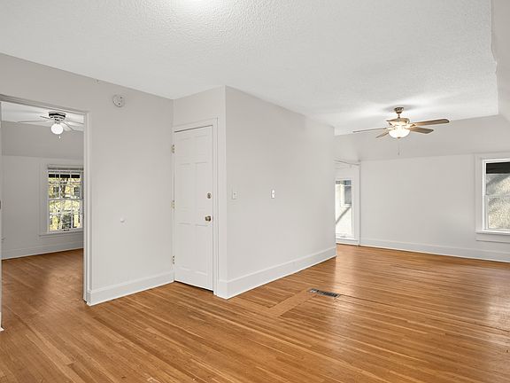 3rd image of 3217 Dupont Ave S #2