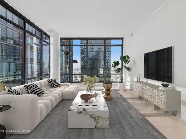 155 Bay Street image 1 of 36