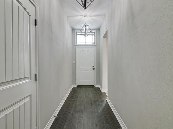 2nd image of 2910 Preston Trl