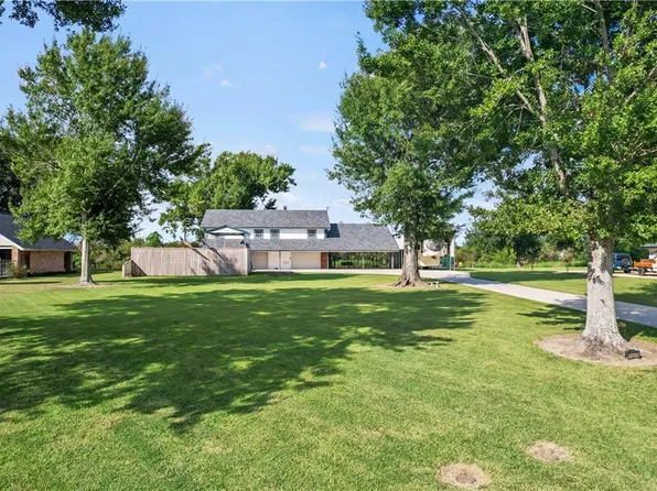 3918 Benton Dr, Bourg, LA 70343