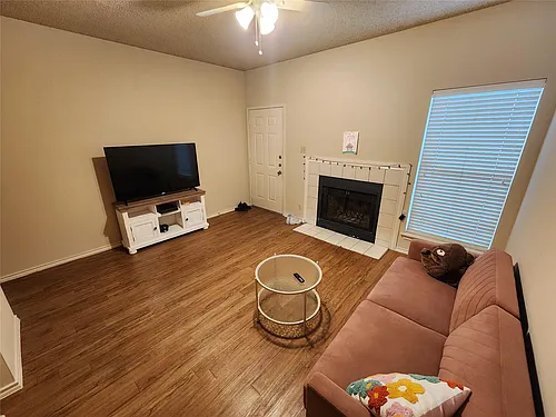 2414 Longview St Photo 1