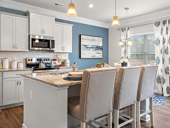 5th image of 2427 Hastings Manor Ln