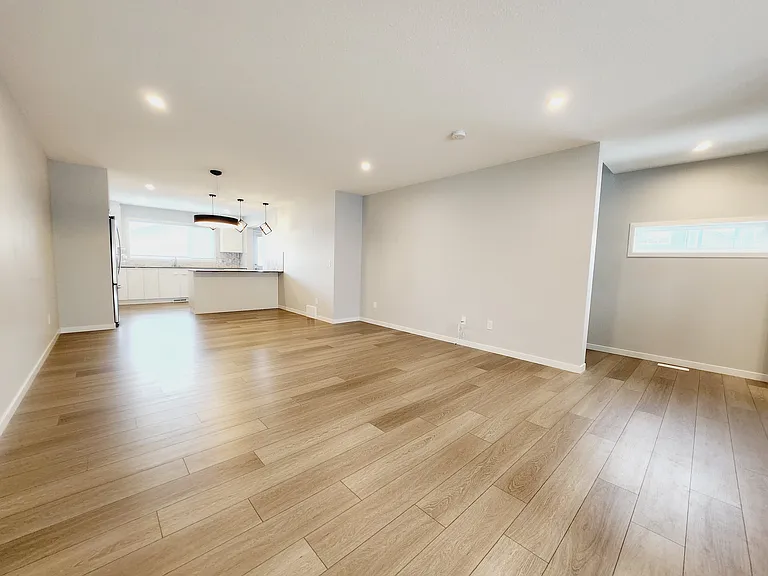 22330 92a Ave NW #1 — Photo 5